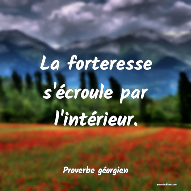 La forteresse s'écroule par l'intérieur.