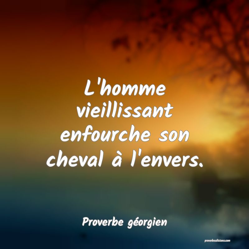 L'homme vieillissant enfourche son cheval à l'envers.