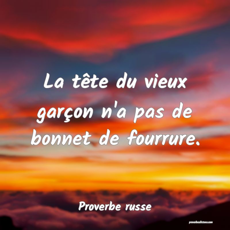 La tête du vieux garçon n'a pas de bonnet de fourrure.