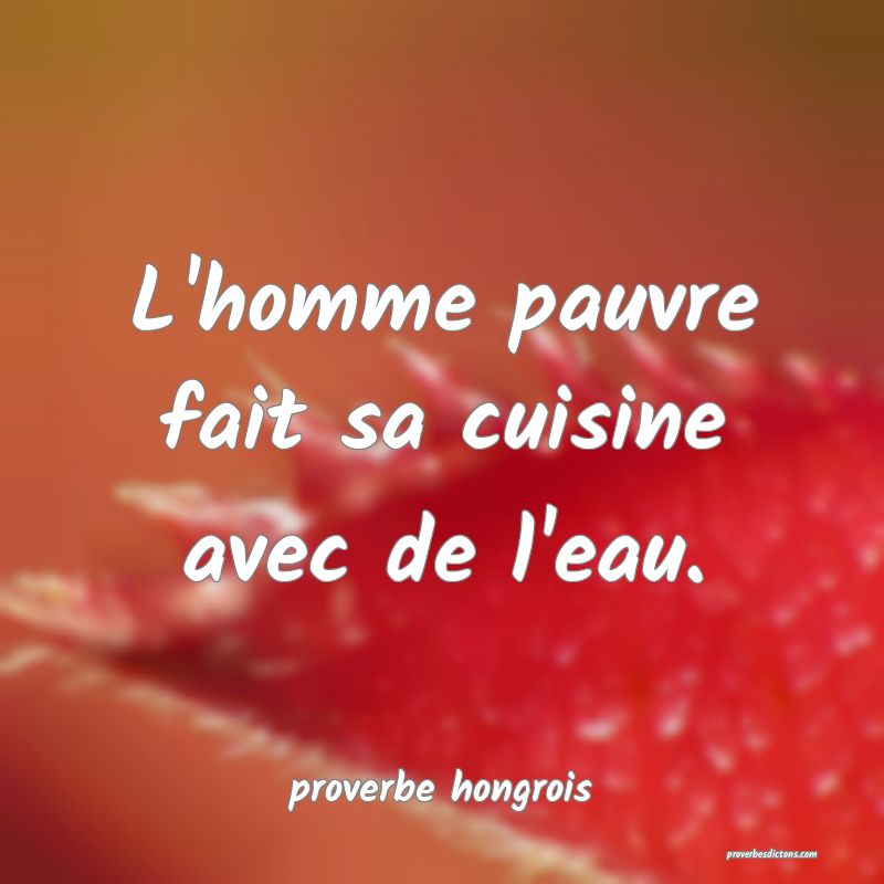  L'homme pauvre fait sa cuisine avec de l'eau.